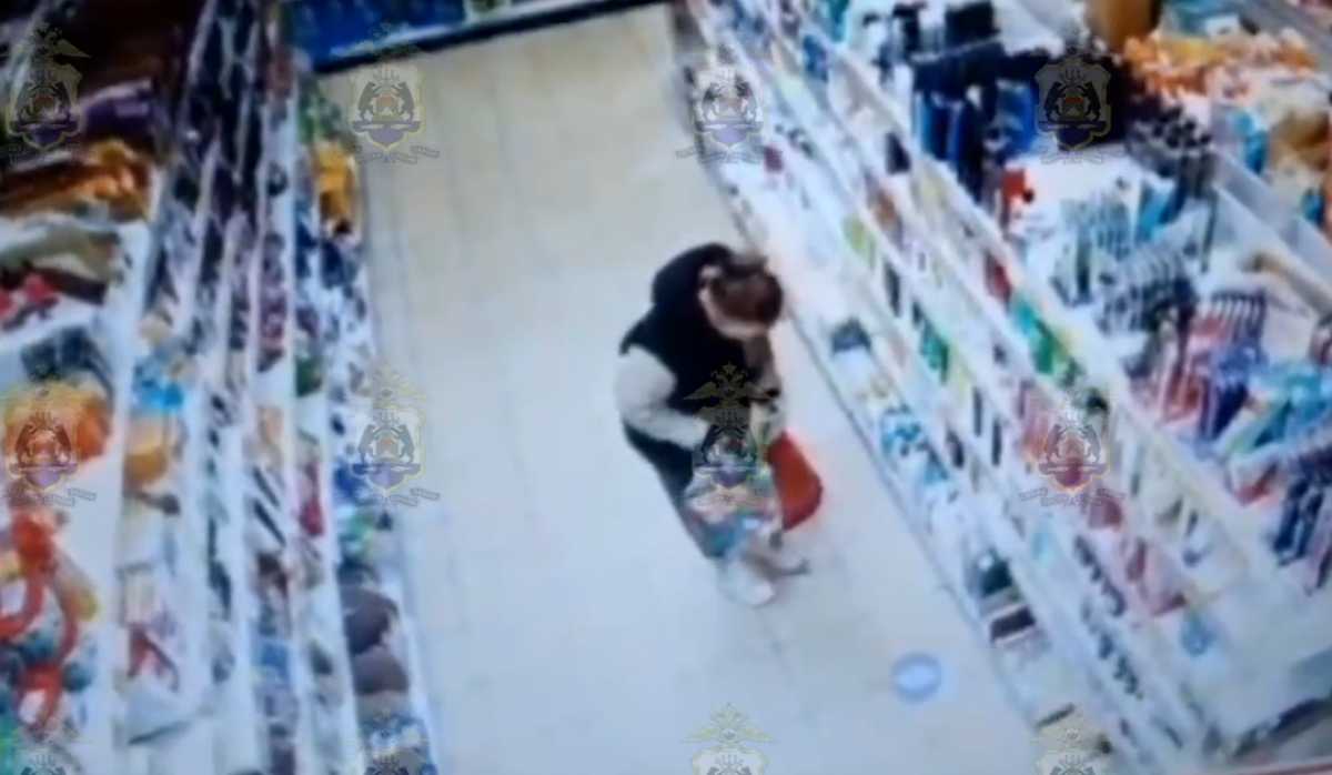 За кражу триммера и сливочного масла новгородка отправится в колонию