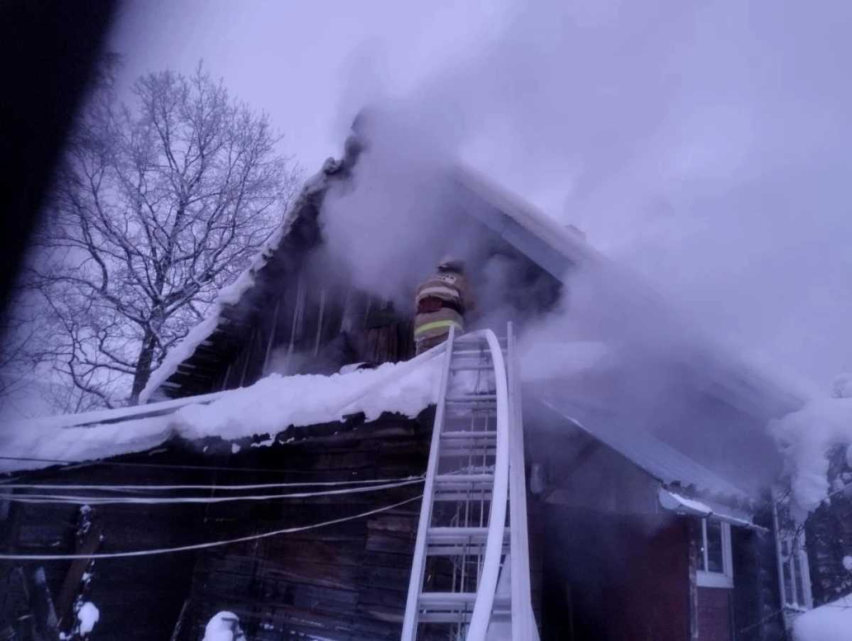 В Малой Вишере при тушении дома найден погибший