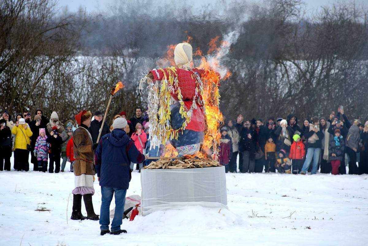 Новгородцев приглашают на Масленицу в музей «Витославлицы»