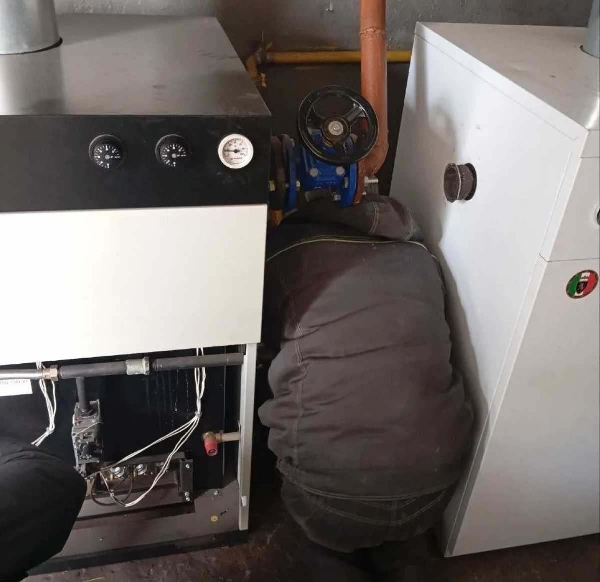 Новгородцы устранили аварию в системе отопления дома культуры в Каменке-Днепровской