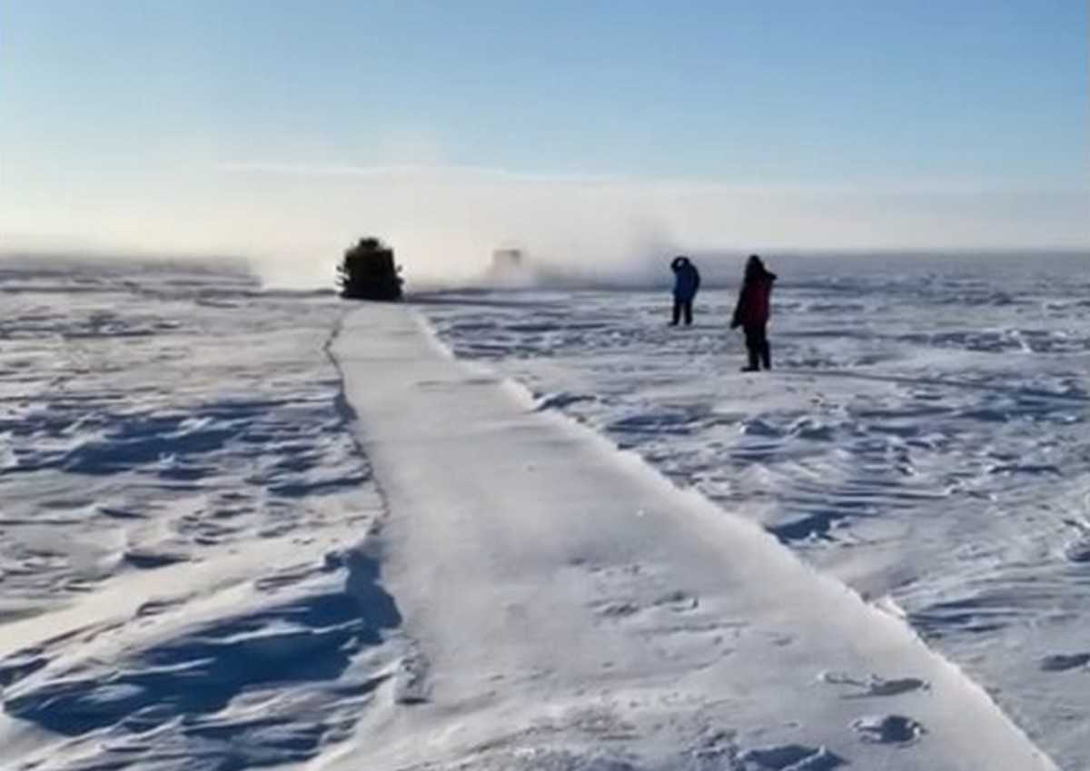 Рыбакам на Ильмене под Великим Новгородом потребовалась помощь спасателей