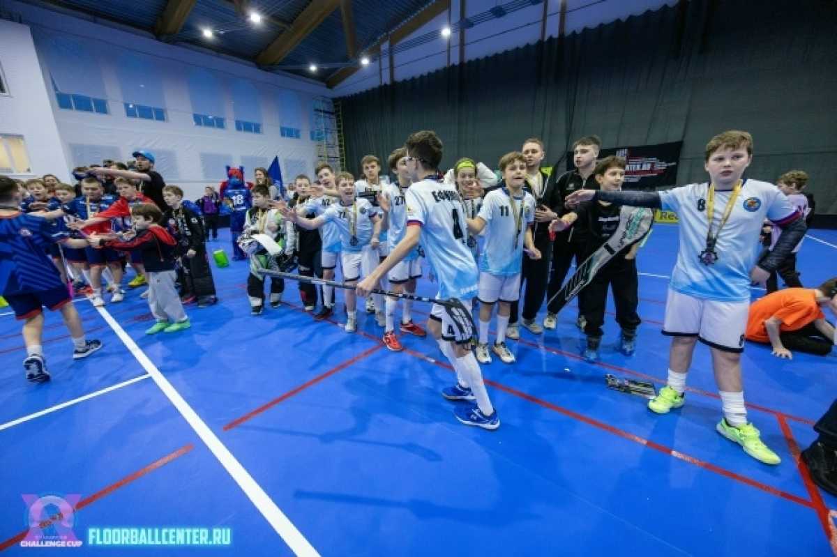 Две новгородские команды по флорболу выиграли серебро всероссийских соревнований