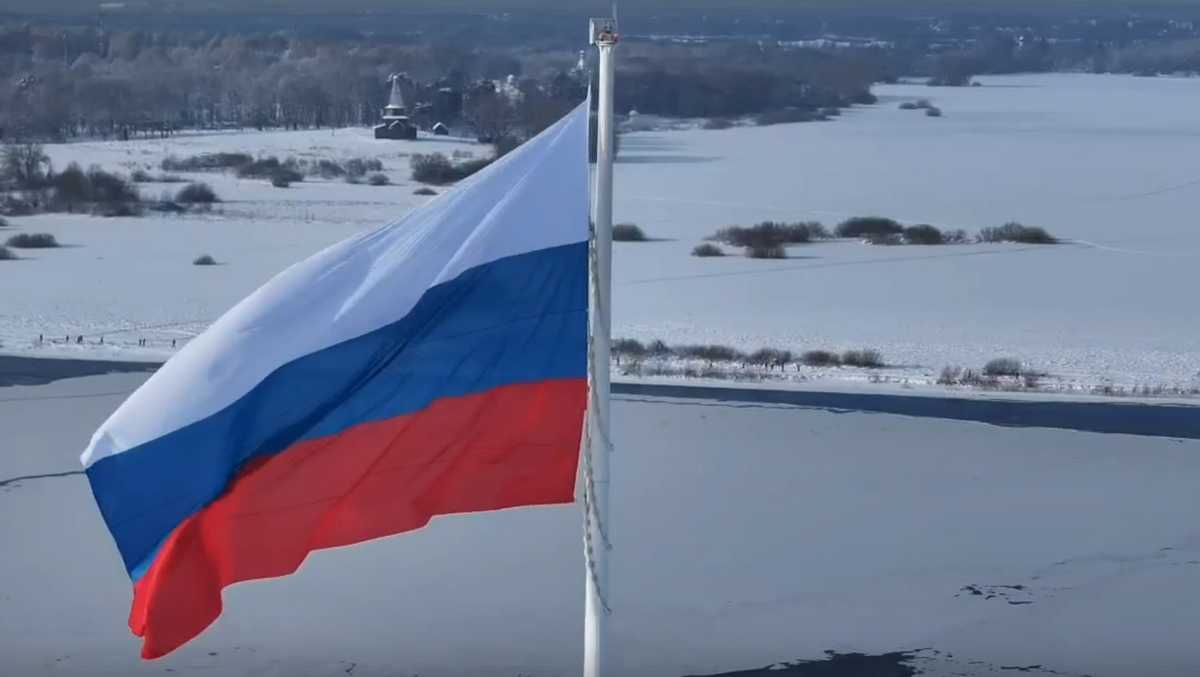 Александр Дронов поздравил жителей Новгородской области с Днём защитника Отечества