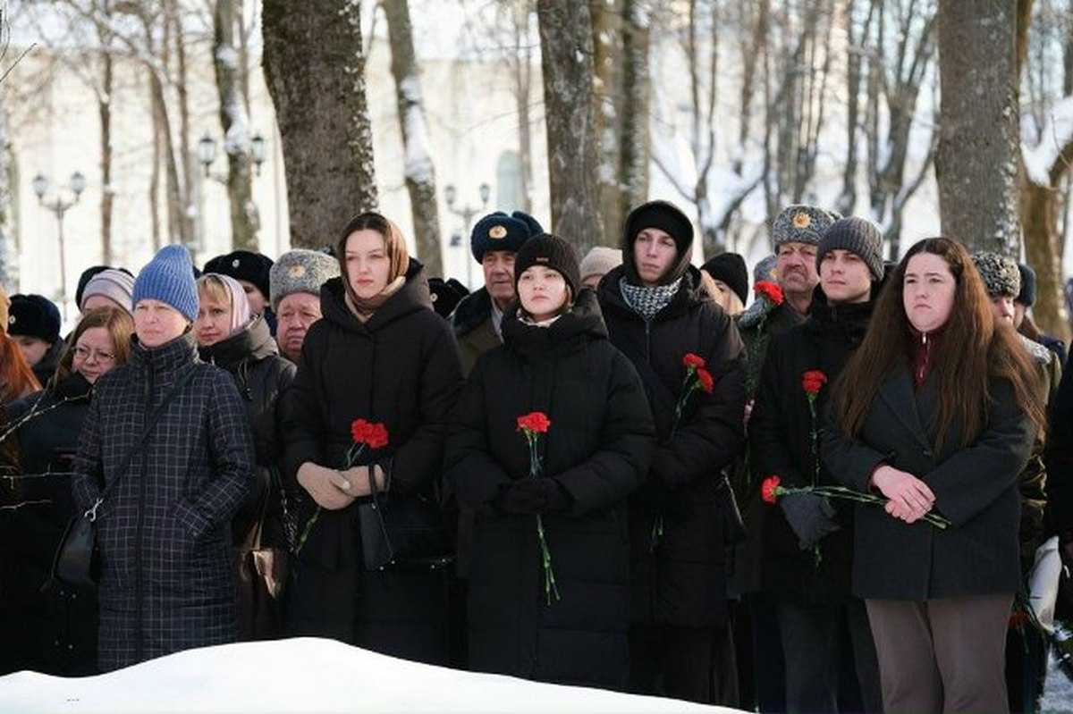 В День защитника Отечества в Великом Новгороде прошёл митинг