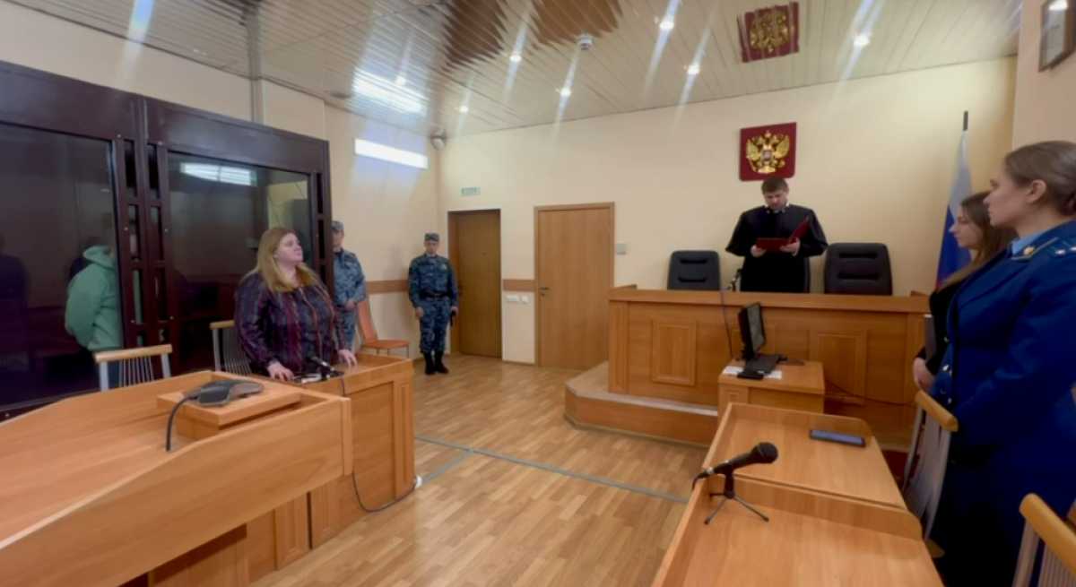 В Великом Новгороде осудили женщину, которая 244 раза ударила мужчину ножом