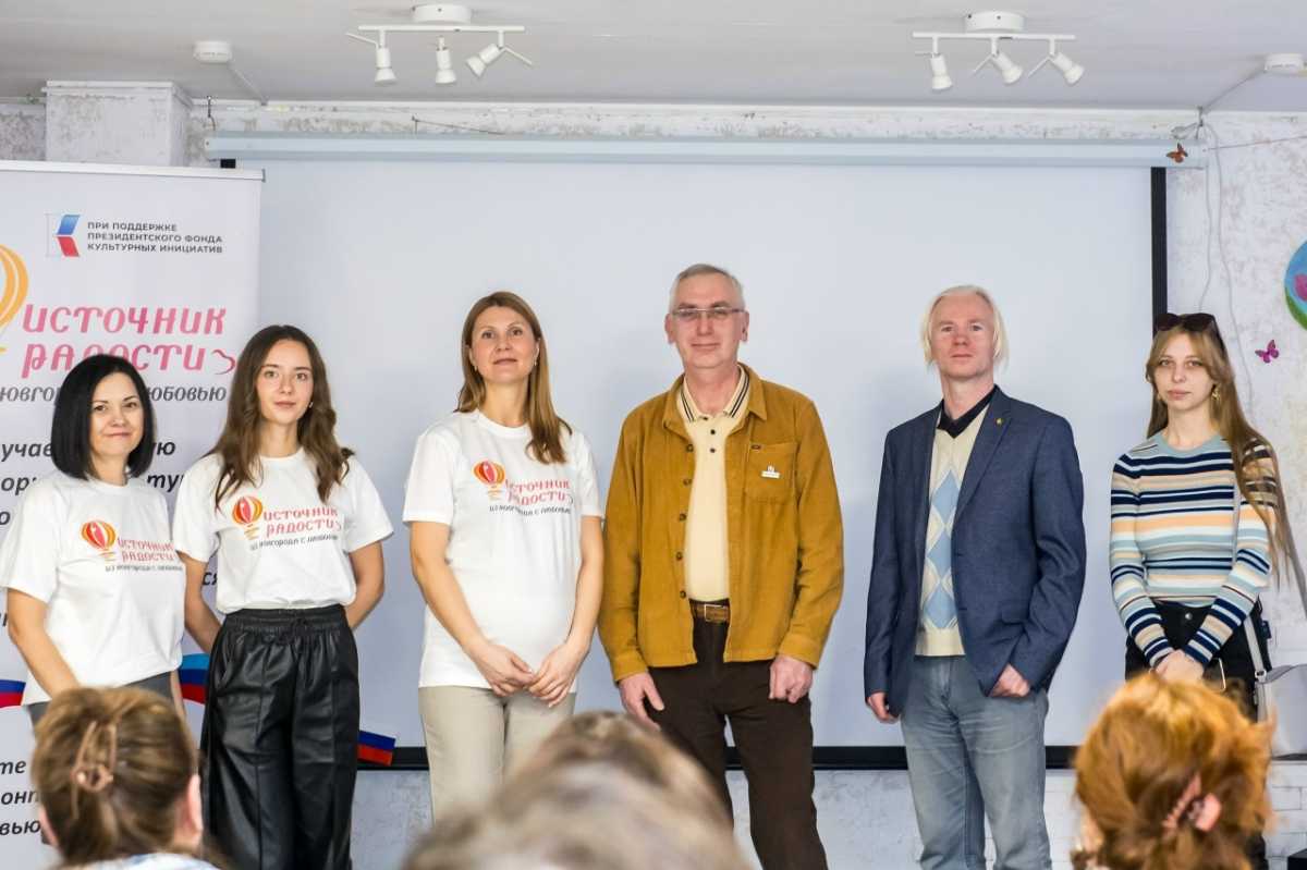 Новгородцы презентуют фильм «Ростки» о творческой поездке в ЛНР