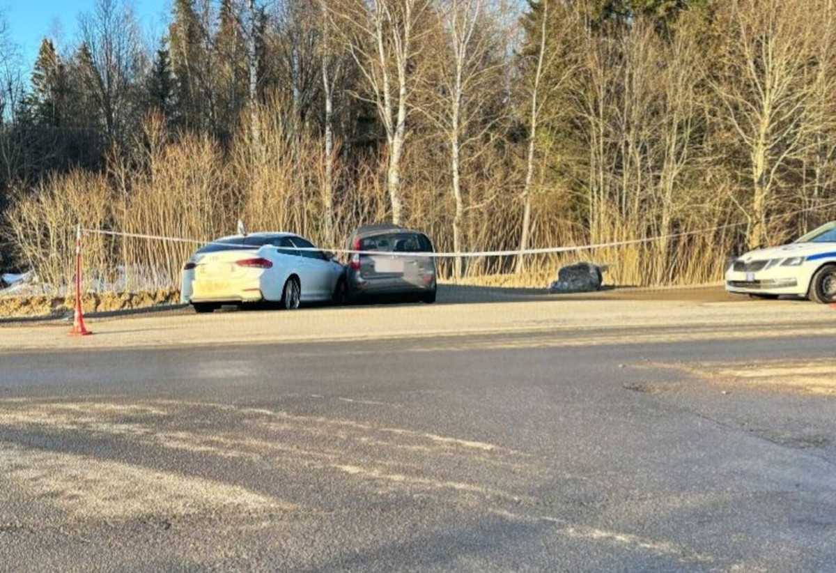 В результате ДТП в Чудовском округе водители автомобилей доставлены в больницу