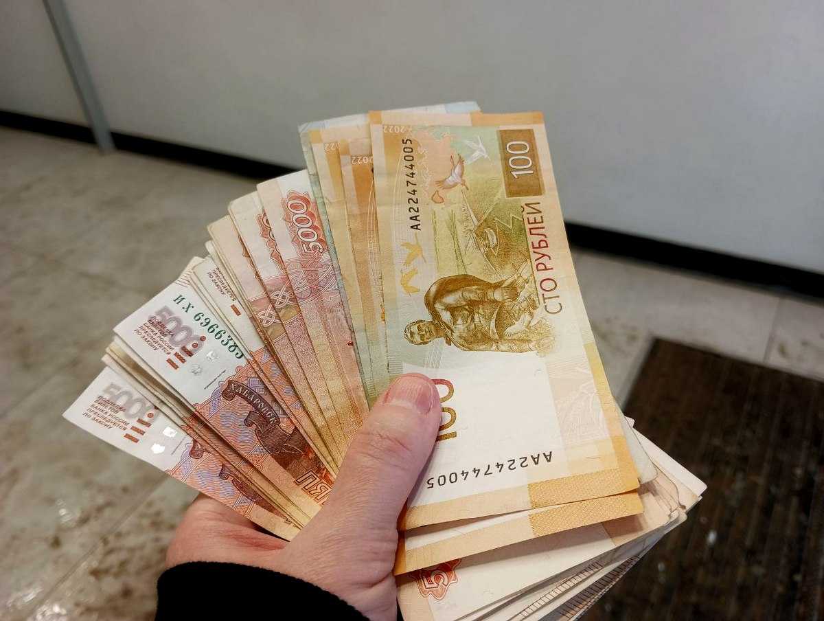 Почти 29 миллионов рублей перевели аферистам жители Новгородской области в феврале