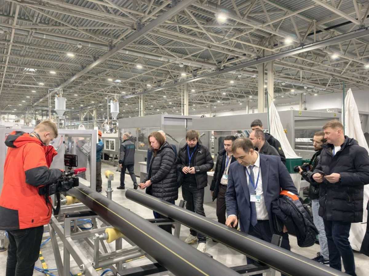 Новгородское предприятие первым в России нанесло цифровую маркировку на полимерные трубы