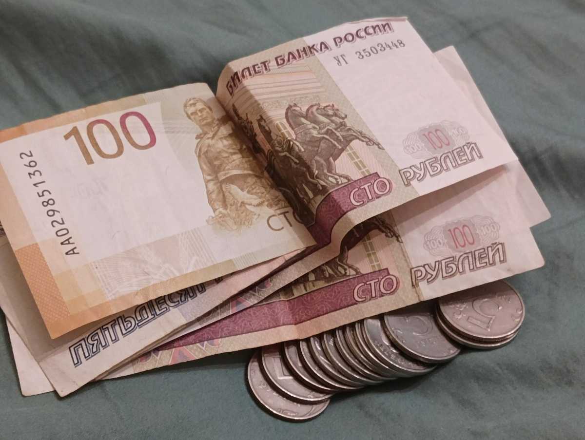 Новгородцев предупредили об опасности обращения за помощью к «раздолжнителям»