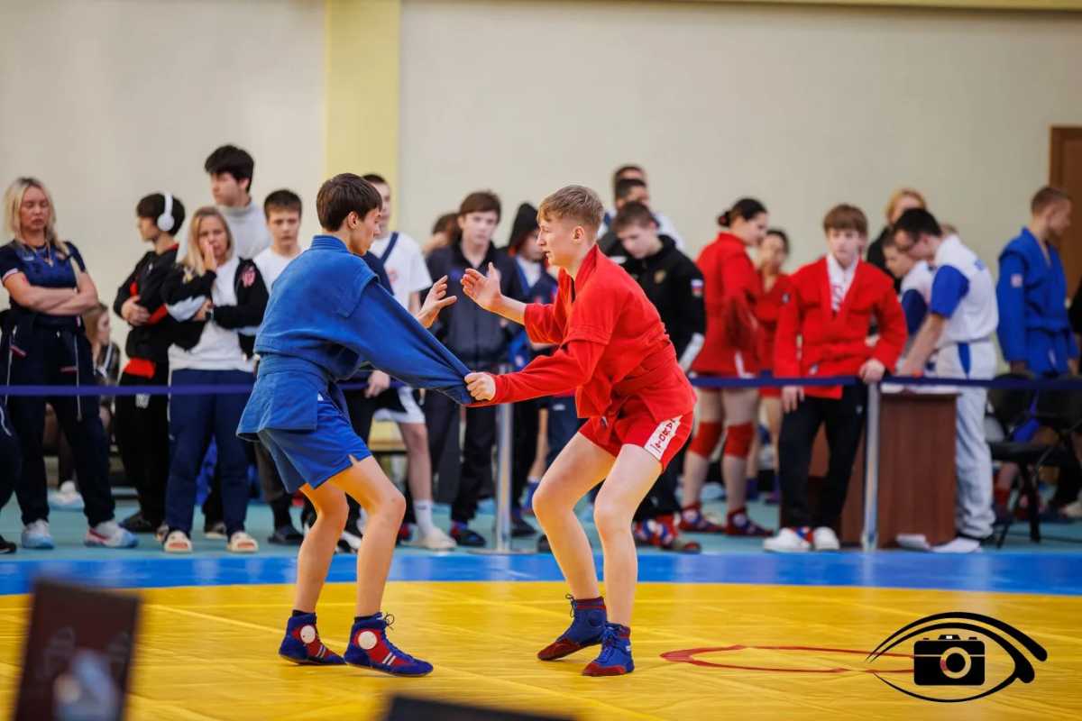 Всероссийский «Кубок городов трудовой доблести» собрал в Боровичах более 200 самбистов