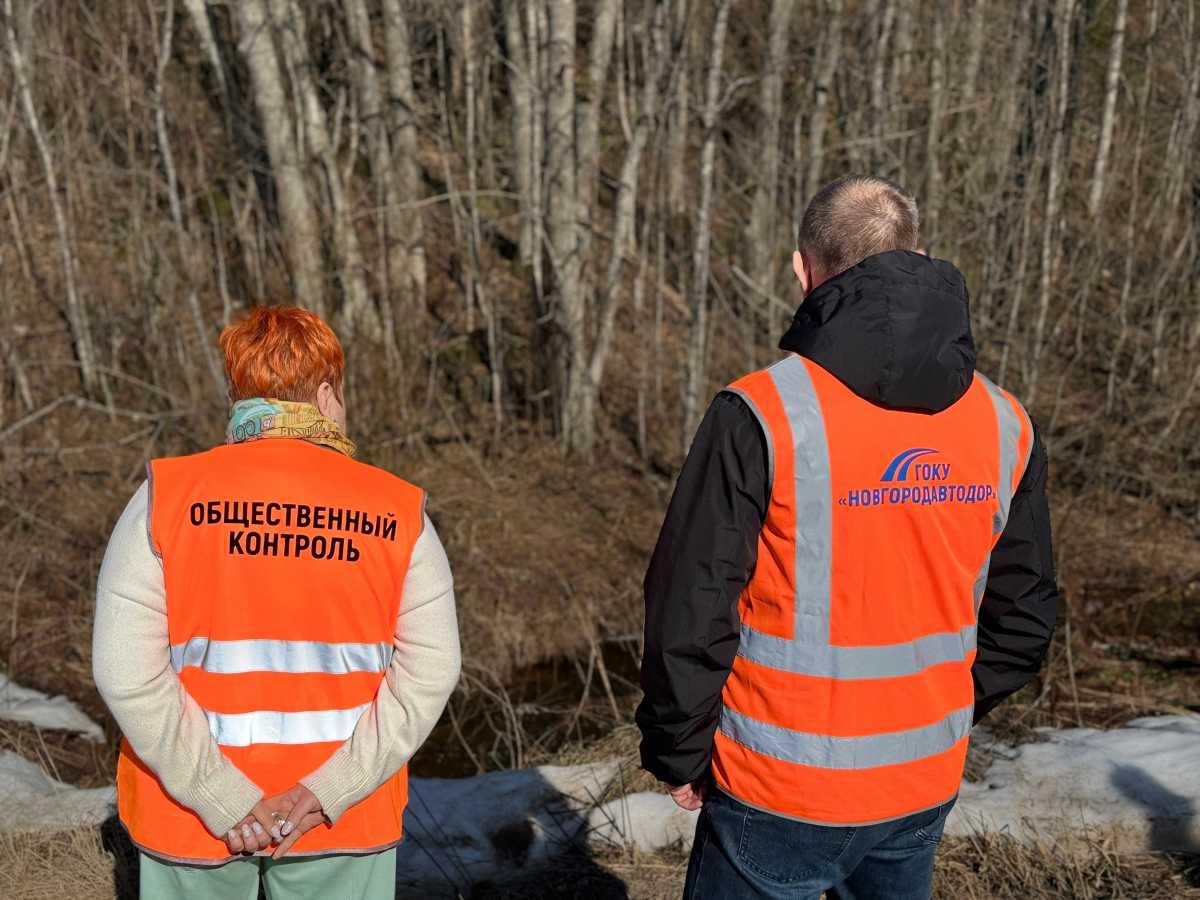 Водопропускные трубы на новгородских дорогах отогревают с помощью воздуходувов