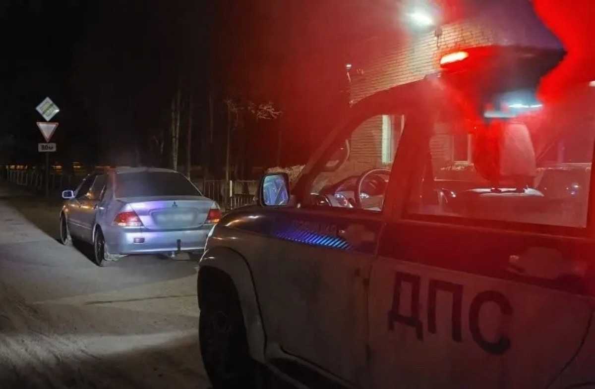 Ночью под Великим Новгородом 17-летний подросток катался на «Мицубиси»