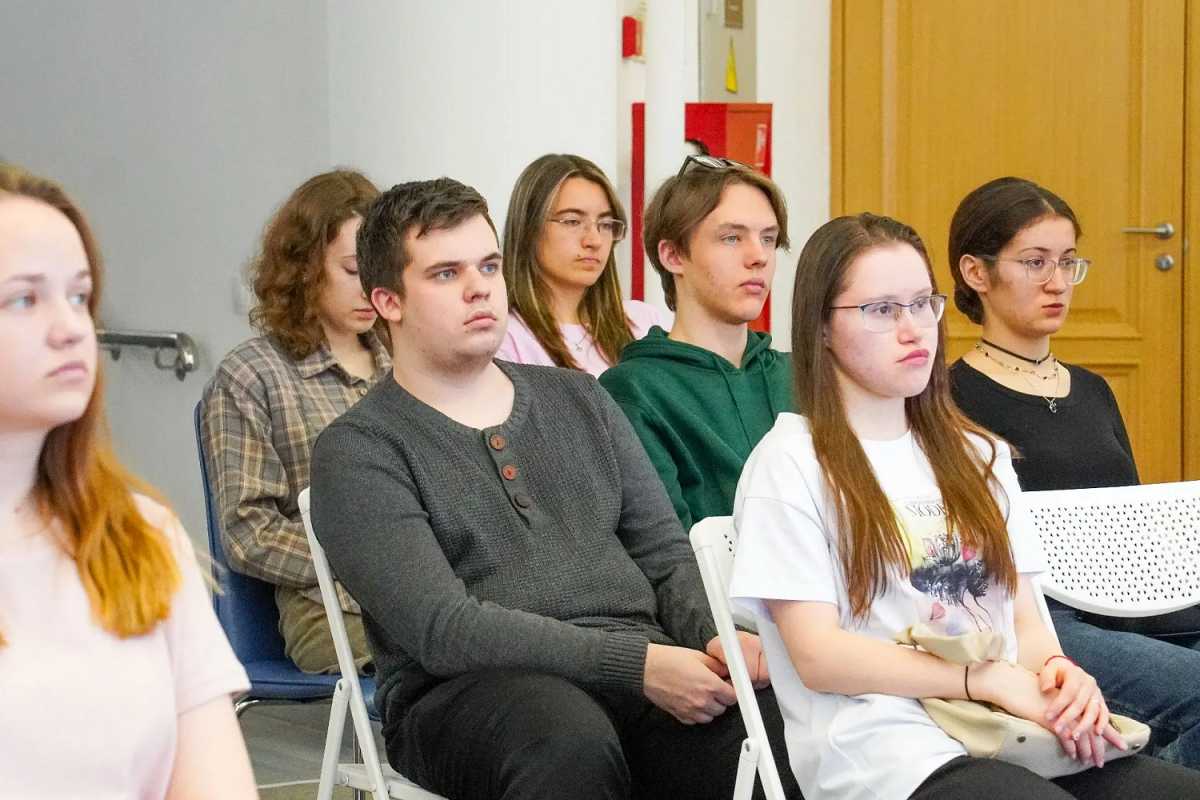 Уже 300 волонтёров готовы помогать новгородцам в голосовании за благоустройство