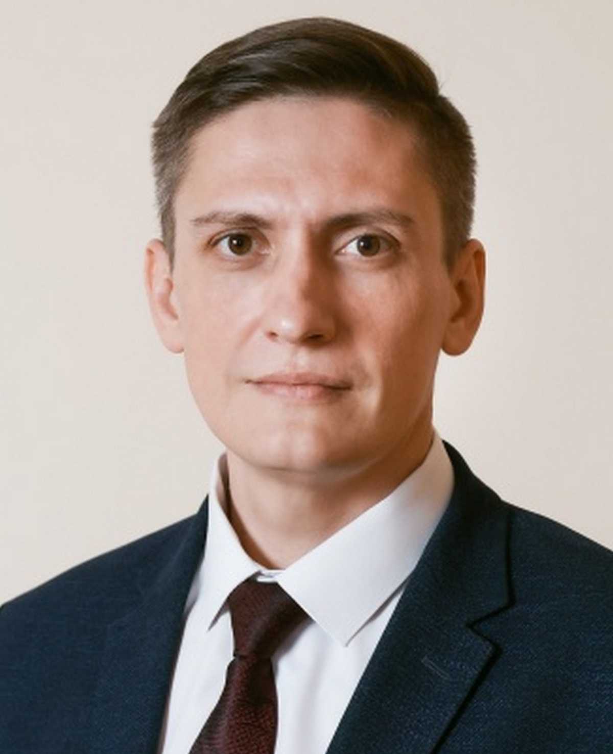 Иван Чекмарёв покидает пост министра промышленности и торговли Новгородской области