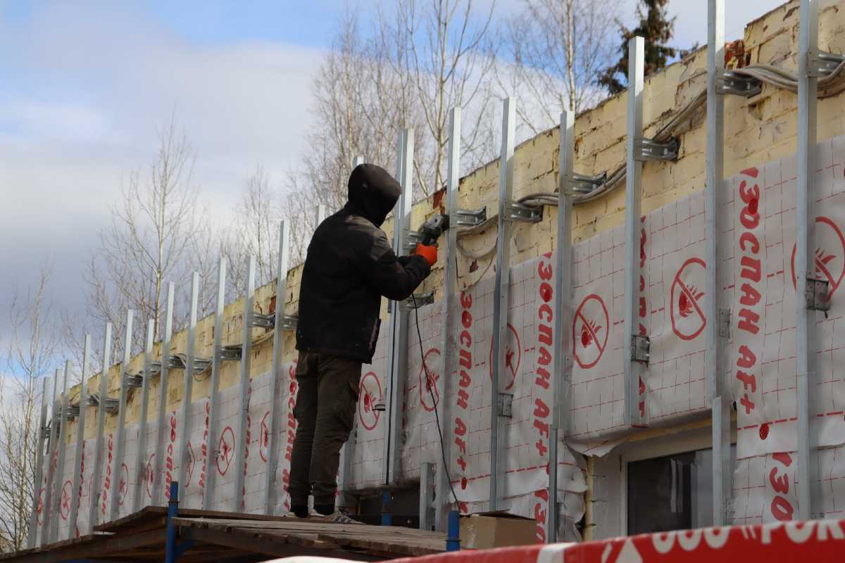 В детском лагере «Волынь» Новгородского округа продолжается ремонт медицинского блока