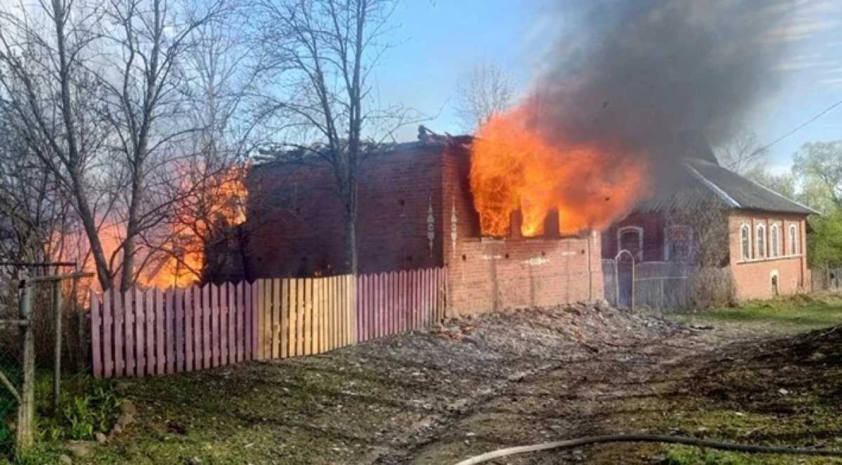 При пожаре в деревне Намещи Демянского округа погиб человек