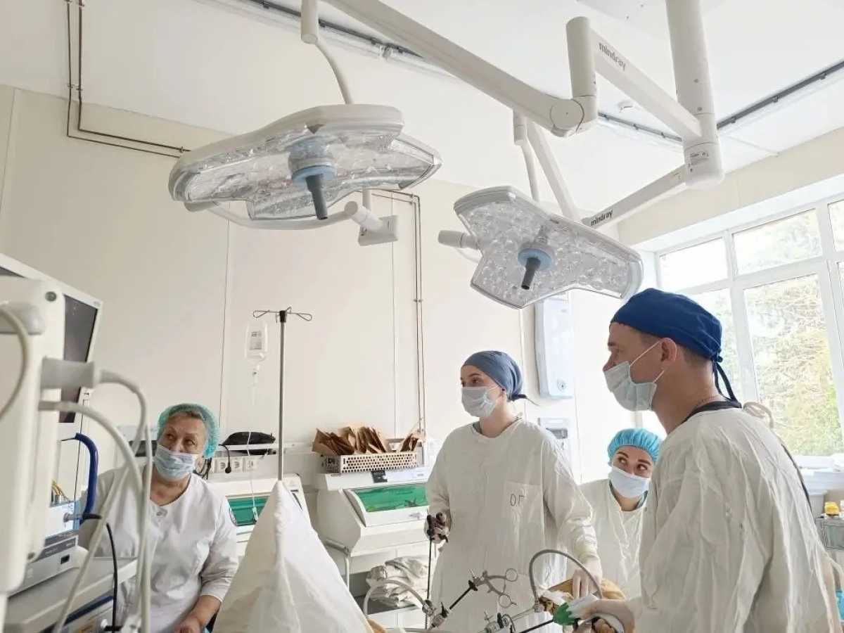 Хирург восстановил работу желудка новгородке, которая больше месяца не могла есть