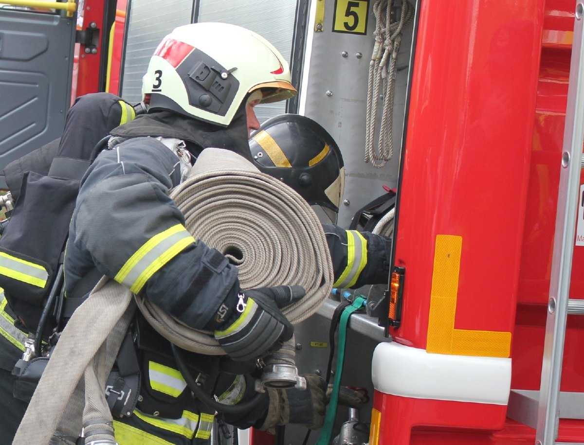 Дом и баня сгорели в деревне Новая Мельница под Великим Новгородом