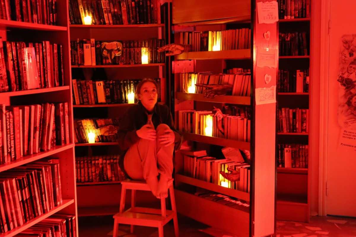 На «Библионочи» новгородцы протанцевали для зрителей процесс чтения