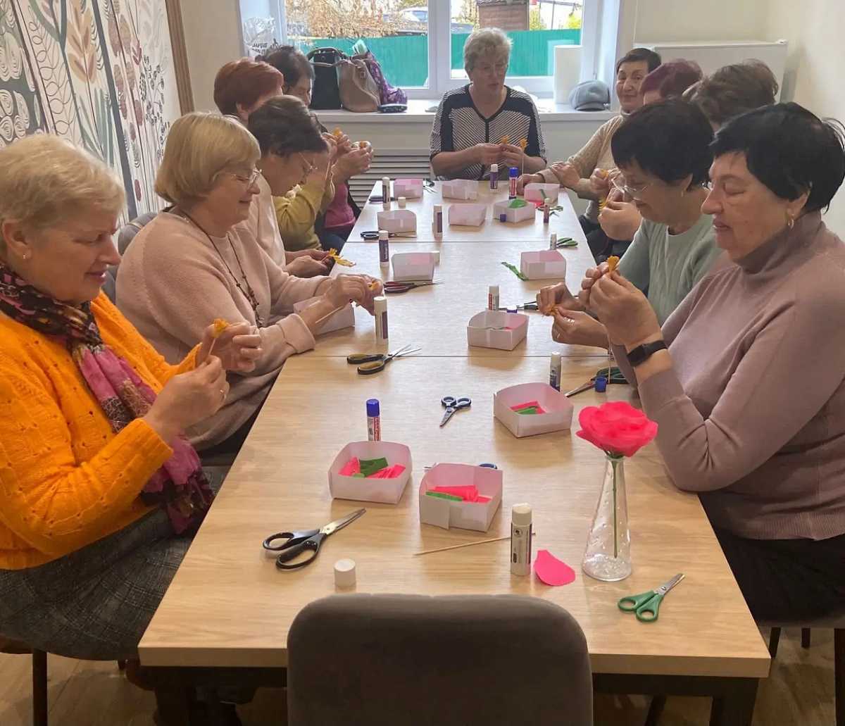 Около полутора тысяч жителей Старорусского округа получили помощь в семейном МФЦ