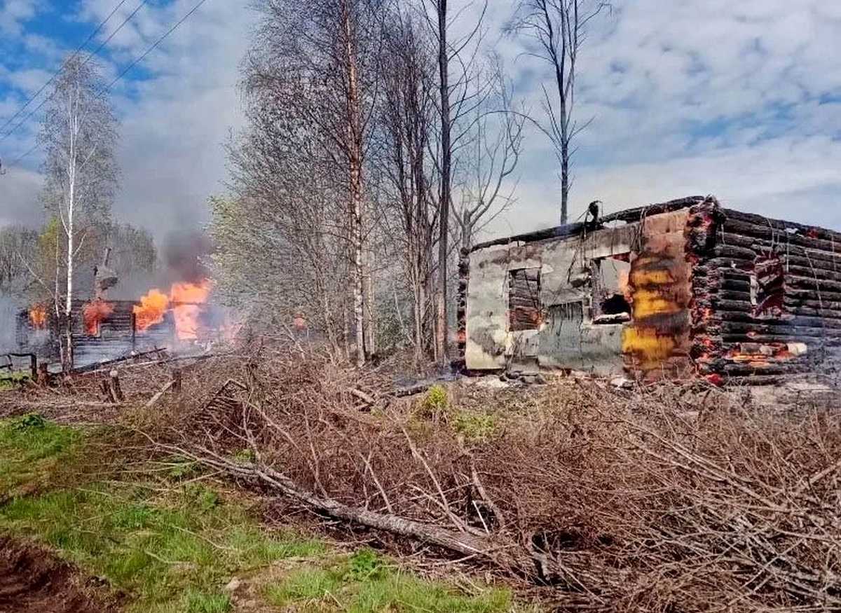 В пестовской деревне Мелестовка сгорели два дома