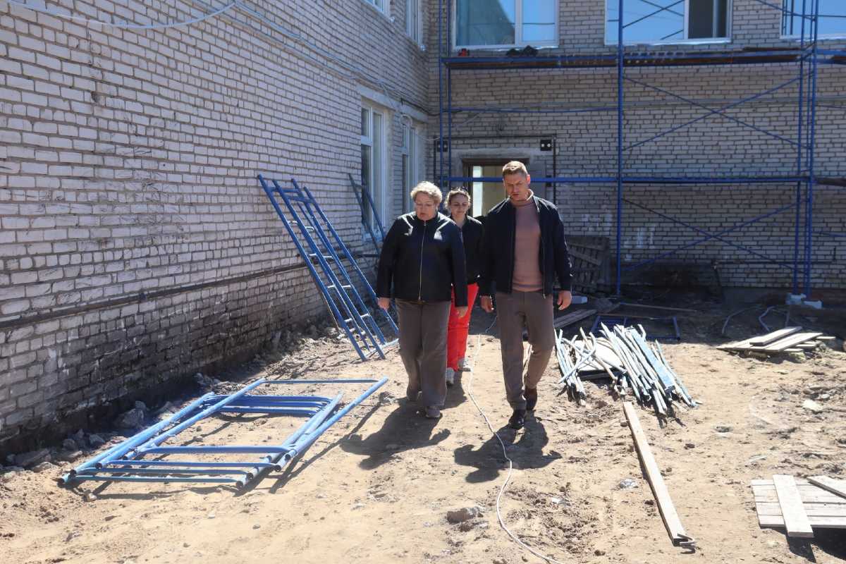В школе в деревне Ермолино Новгородского округа продолжается капремонт