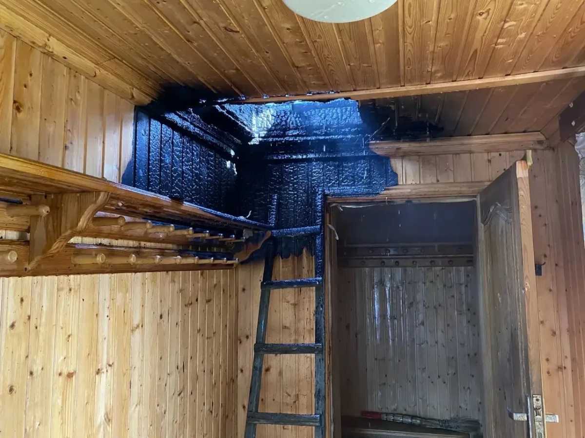 В минувшие сутки в Новгородской области горели бульдозер, грузовик, жилой дом и две бани