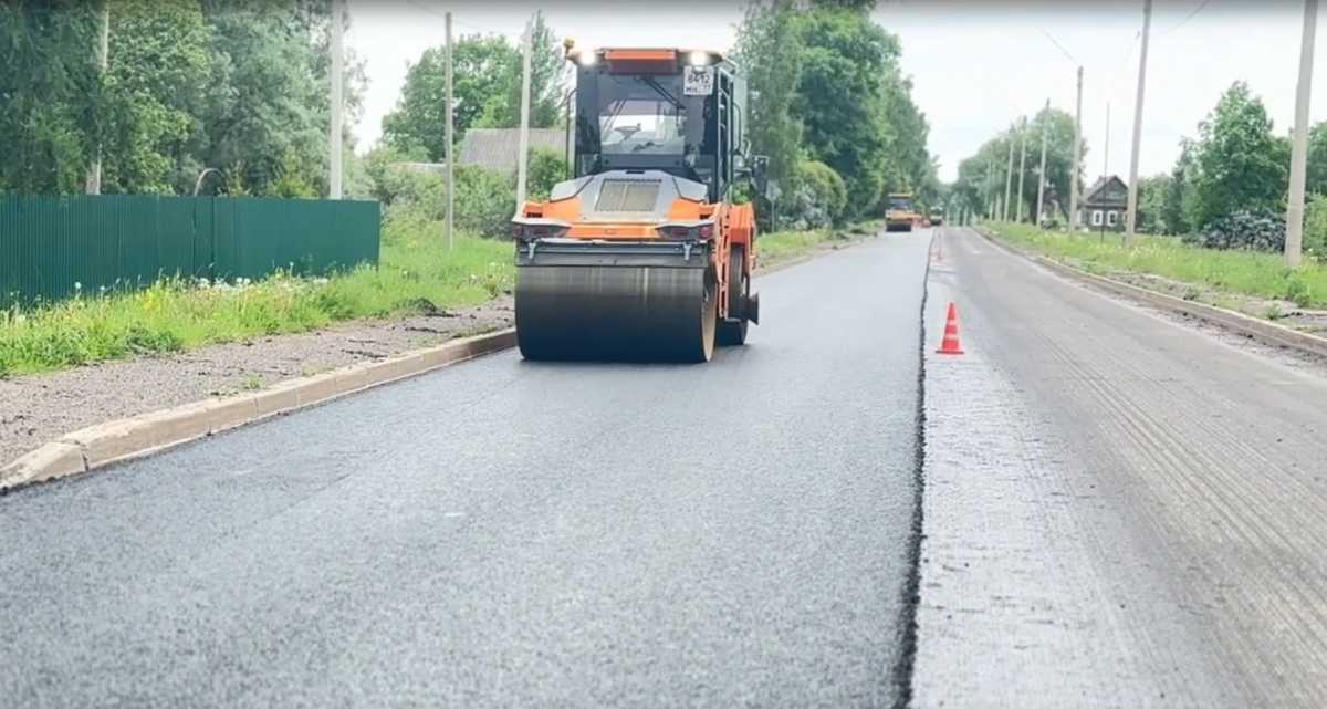 В Старорусском округе подрядчик приступил к асфальтированию дороги Шимск – Старая Русса – Холм В Старорусском округе подрядчик приступил к асфальтированию дороги Шимск – Старая Русса – Холм