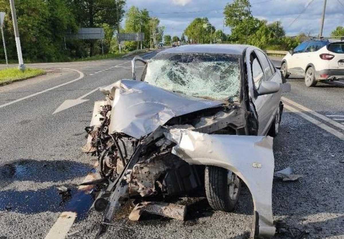 В ДТП с фурой на М-10 в Чудовском округе пострадал 17-летний юноша В ДТП с фурой на М-10 в Чудовском округе пострадал 17-летний юноша