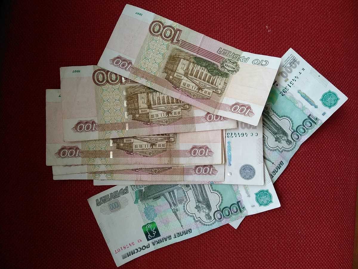 За оскорбление сестры жителя Сольцов оштрафовали на 3 тысячи рублей За оскорбление сестры жителя Сольцов оштрафовали на 3 тысячи рублей