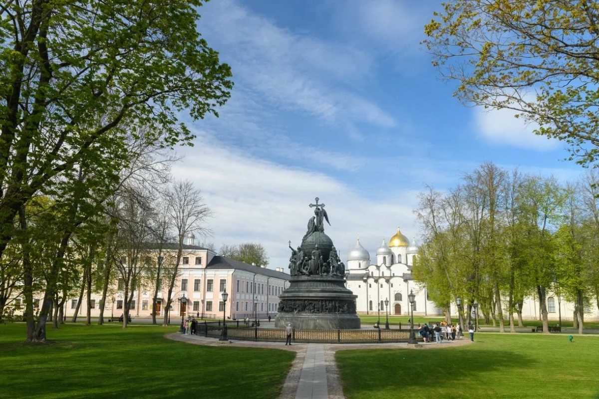 Доминантой новгородского стенда на ПМЭФ станет трёхметровая 3D-модель памятника «Тысячелетие России» Доминантой новгородского стенда на ПМЭФ станет трёхметровая 3D-модель памятника «Тысячелетие России»