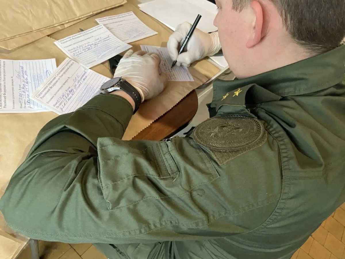 Новгородца подозревают в убийстве мужчины в общежитии на улице Ломоносова Новгородца подозревают в убийстве мужчины в общежитии на улице Ломоносова