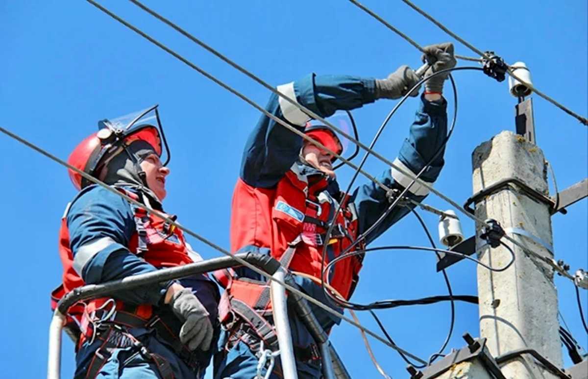 До 2028 года энергетики построят 618 километров ЛЭП в Новгородской области До 2028 года энергетики построят 618 километров ЛЭП в Новгородской области