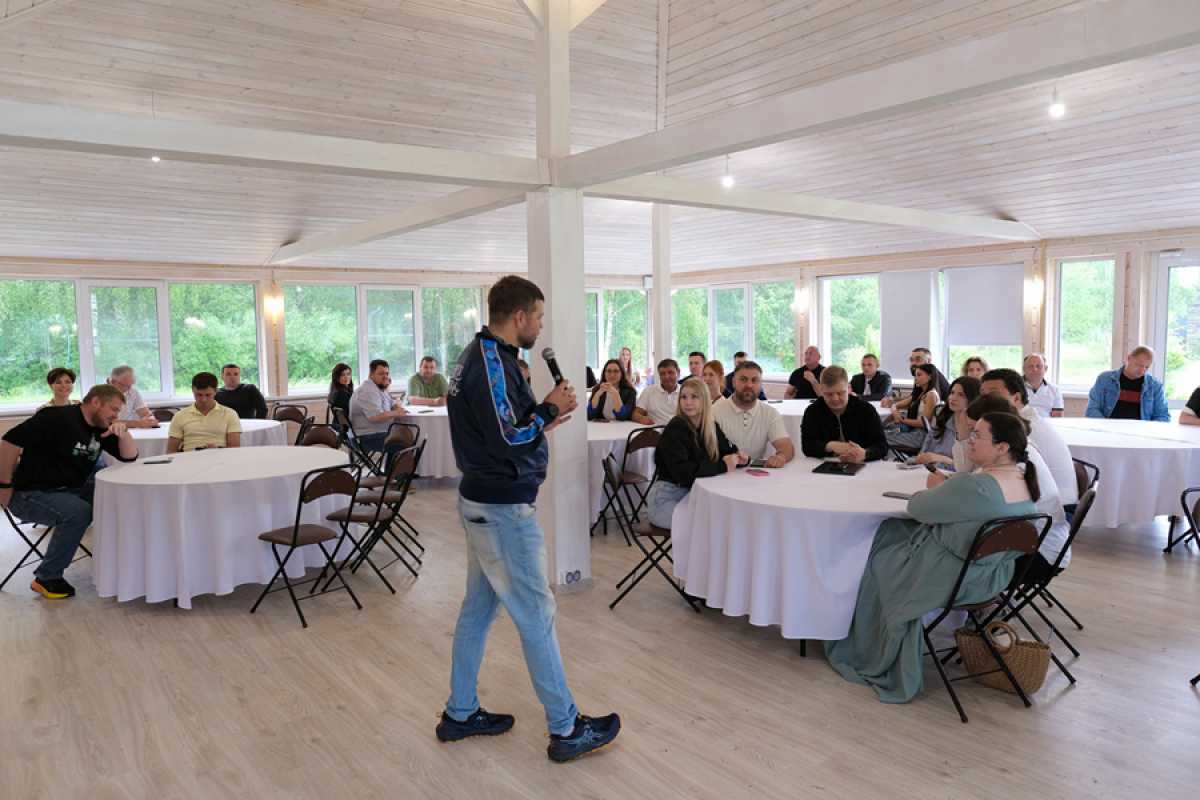 В Великом Новгороде подвели итоги участия региона в ПМЭФ‑2026 на пикнике «Деловой России» В Великом Новгороде подвели итоги участия региона в ПМЭФ‑2026 на пикнике «Деловой России»