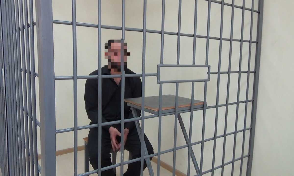 Череповчанин украл бутылку водки из магазина в Боровичах и оскорбил продавщицу Череповчанин украл бутылку водки из магазина в Боровичах и оскорбил продавщицу