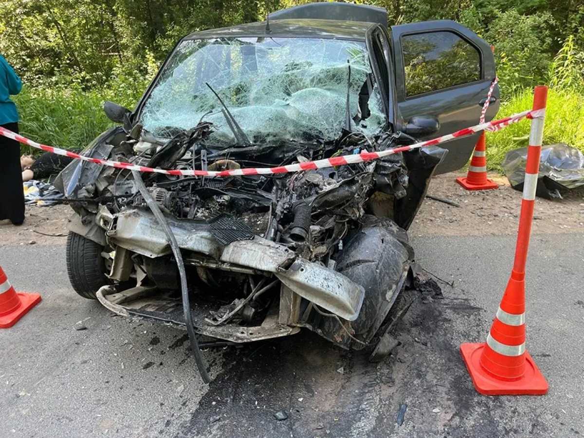 В Окуловском округе в лобовом столкновении с автобусом погиб водитель легковушки В Окуловском округе в лобовом столкновении с автобусом погиб водитель легковушки
