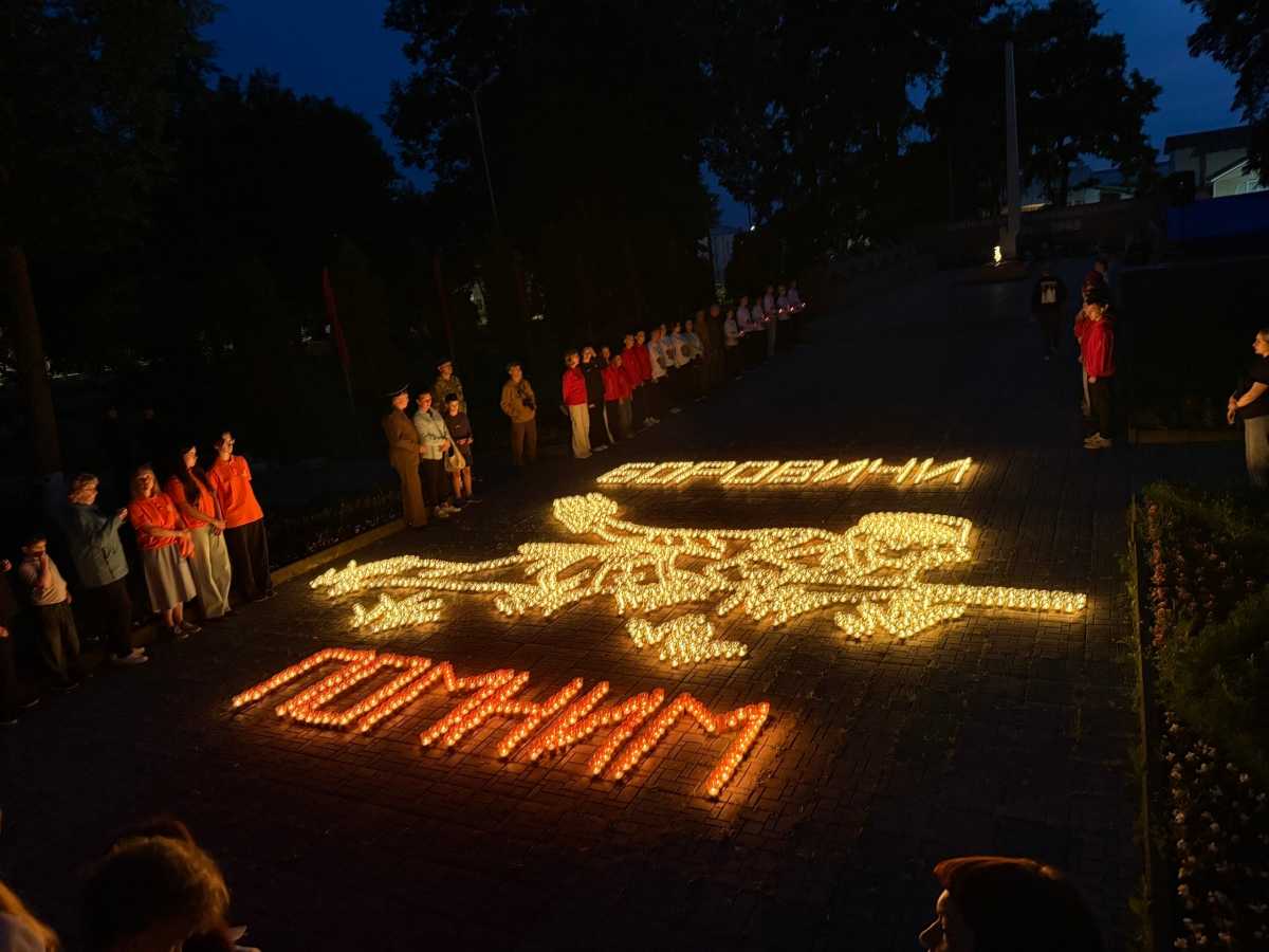В Новгородской области зажгли огненные картины войны В Новгородской области зажгли огненные картины войны