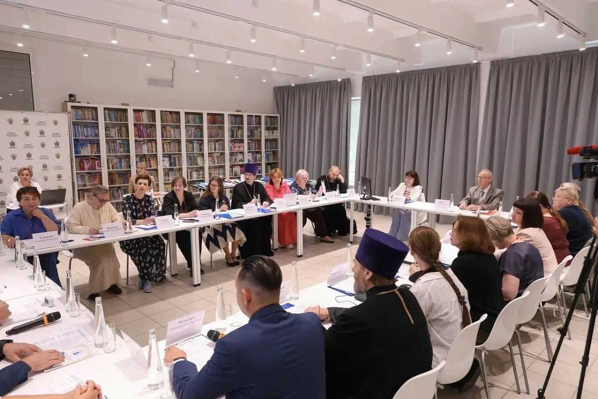 В Великом Новгороде проходит всероссийский конкурс «За нравственный подвиг учителя» В Великом Новгороде проходит всероссийский конкурс «За нравственный подвиг учителя»