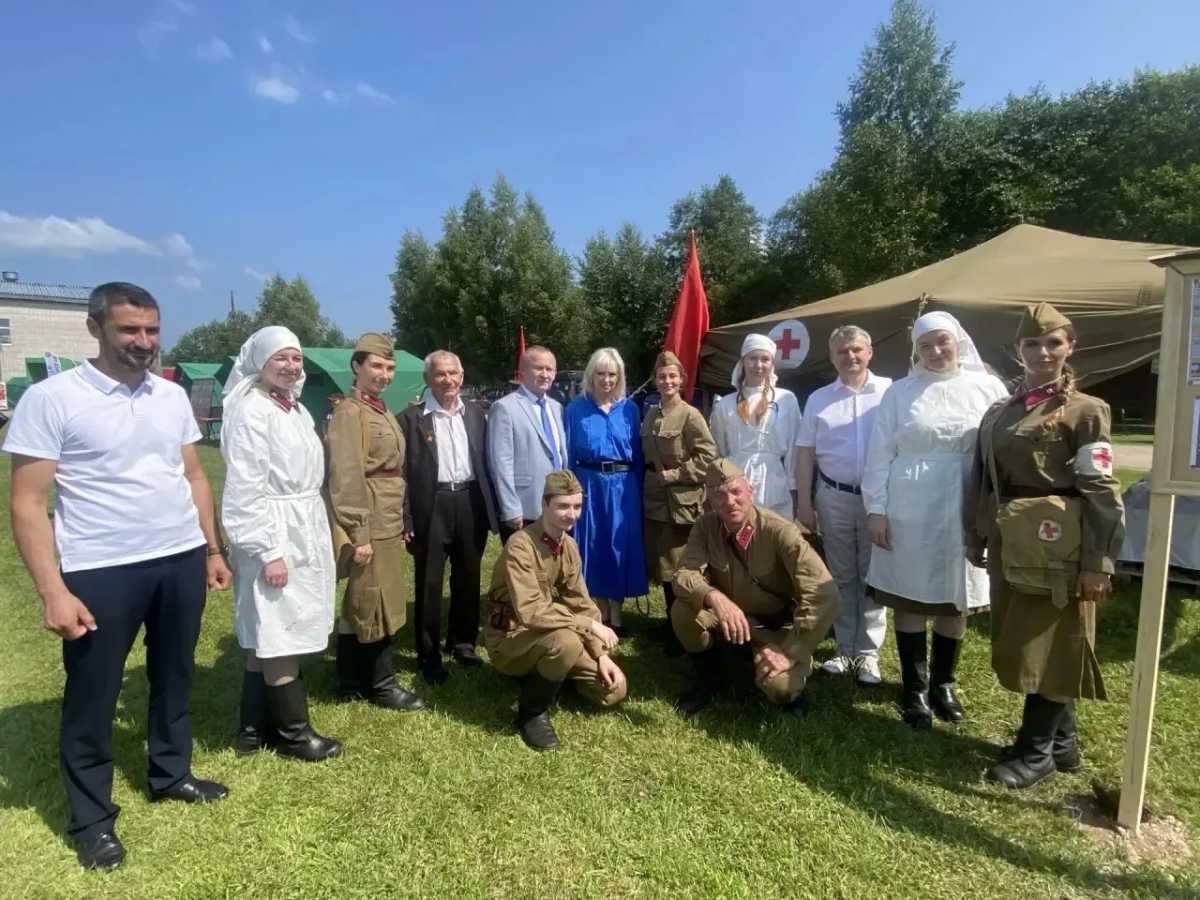 В Батецком прошёл историко-патриотический фестиваль «Дорогами ополченцев» В Батецком прошёл историко-патриотический фестиваль «Дорогами ополченцев»