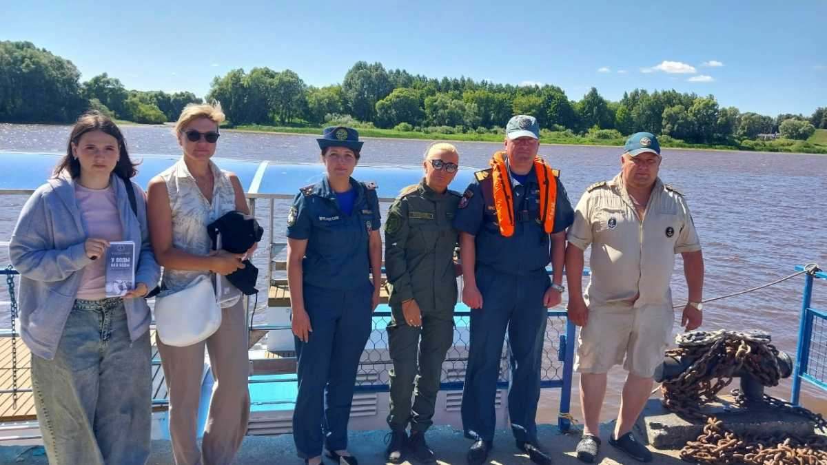 Новгородцам напомнили правила безопасного купания в водоёмах Новгородцам напомнили правила безопасного купания в водоёмах