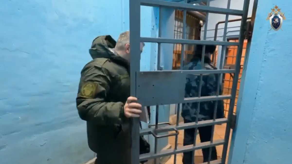 Бывший замначальника колонии в Панковке передавал осуждённым запрещённые вещи Бывший замначальника колонии в Панковке передавал осуждённым запрещённые вещи