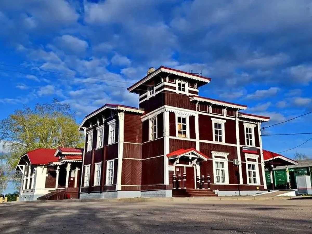 Новгородские железнодорожники отмечают профессиональный праздник Новгородские железнодорожники отмечают профессиональный праздник