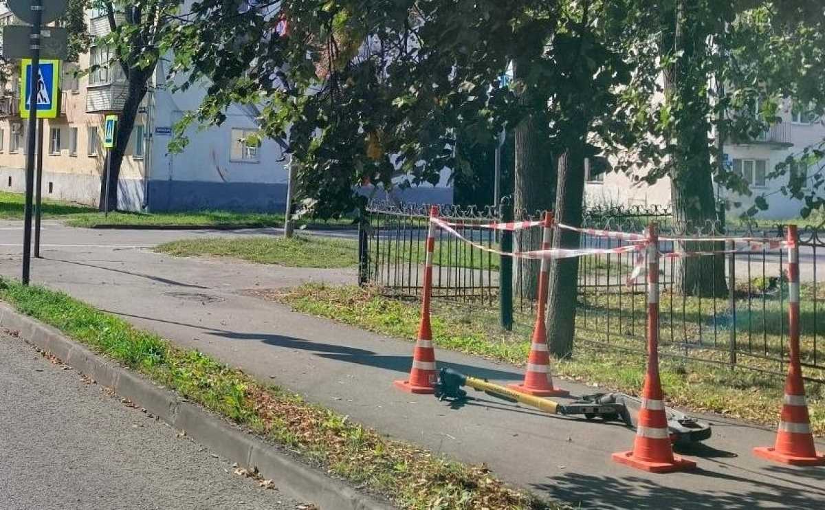 В центре Великого Новгорода мужчина получил травмы при падении с электросамоката В центре Великого Новгорода мужчина получил травмы при падении с электросамоката