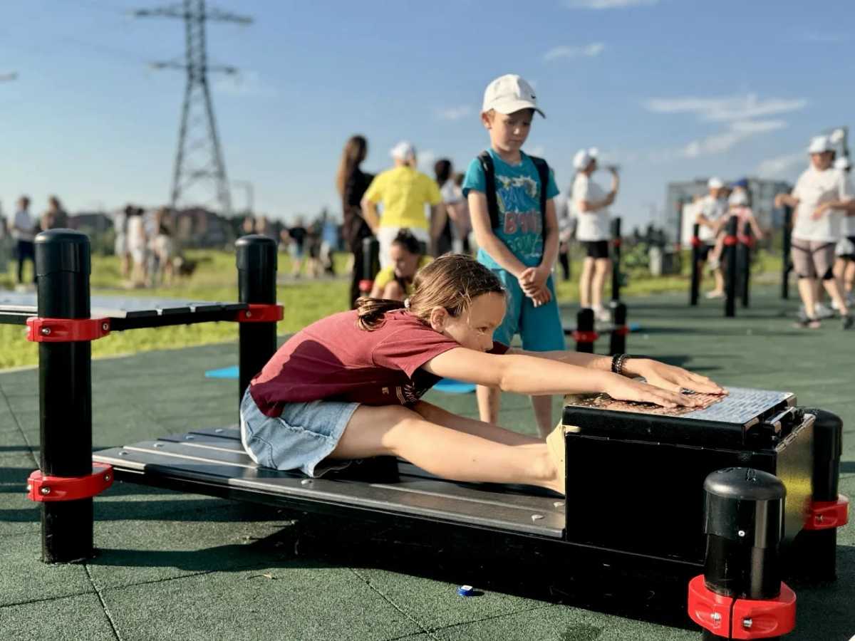 В Веряжском парке Великого Новгорода открыли новую спортплощадку ГТО В Веряжском парке Великого Новгорода открыли новую спортплощадку ГТО