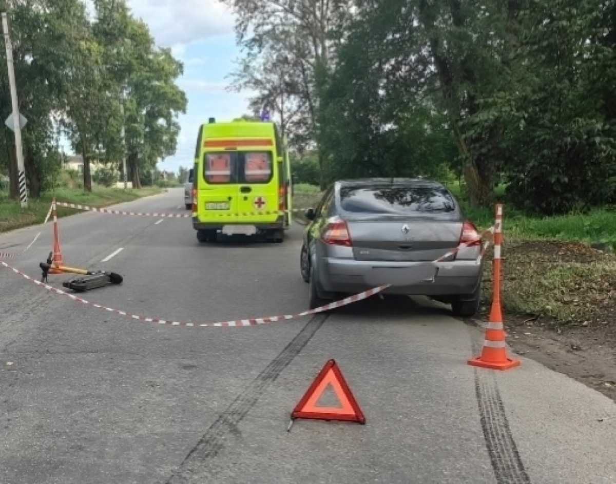 В Великом Новгороде водитель электросамоката пострадал в столкновении с автомобилем В Великом Новгороде водитель электросамоката пострадал в столкновении с автомобилем