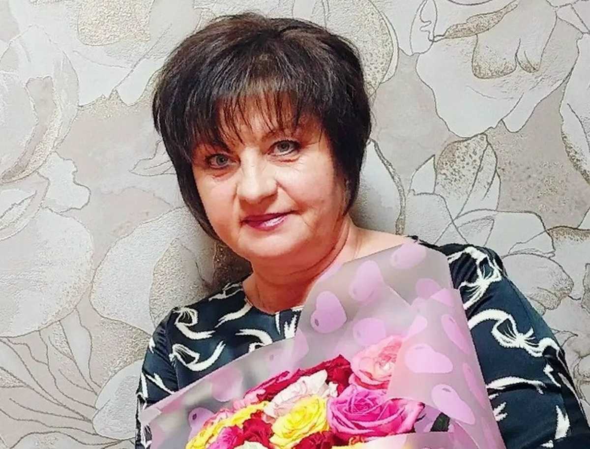Лариса Иванова из Мошенского стала заслуженным работником соцзащиты населения РФ Лариса Иванова из Мошенского стала заслуженным работником соцзащиты населения РФ