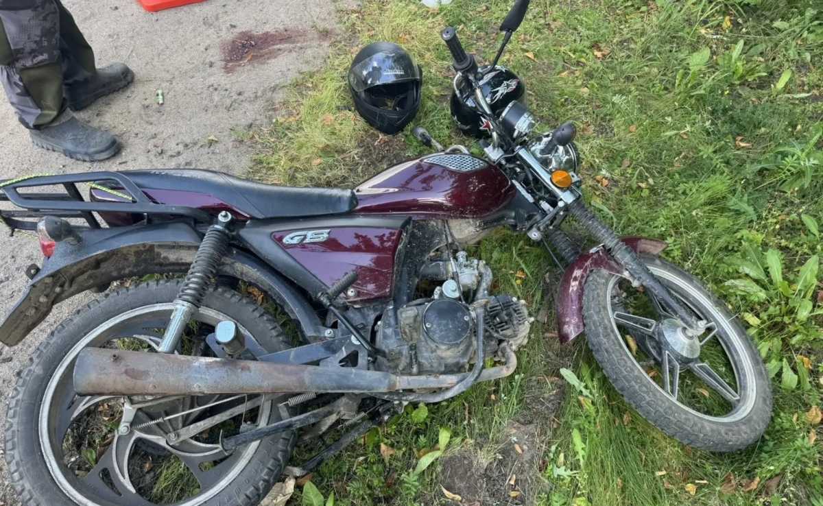 В ДТП в Новгородском округе пострадала 51-летняя пассажирка мопеда В ДТП в Новгородском округе пострадала 51-летняя пассажирка мопеда