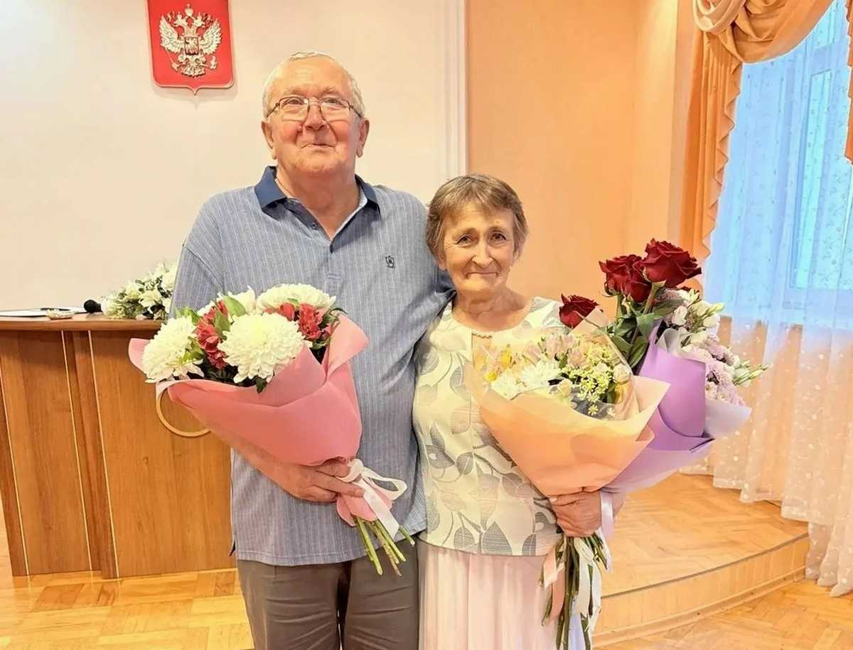 Супруги Васильевы из Старой Руссы отпраздновали сапфировую свадьбу Супруги Васильевы из Старой Руссы отпраздновали сапфировую свадьбу