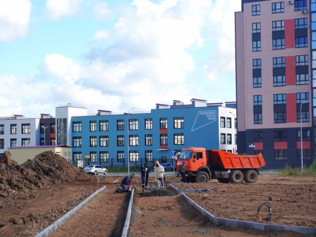 В Великом Новгороде строят велопешеходную дорожку к школе №36 В Великом Новгороде строят велопешеходную дорожку к школе №36